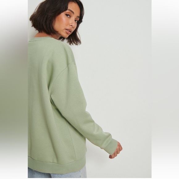 Green 'London' Sweatshirt - Picture 3 of 13
